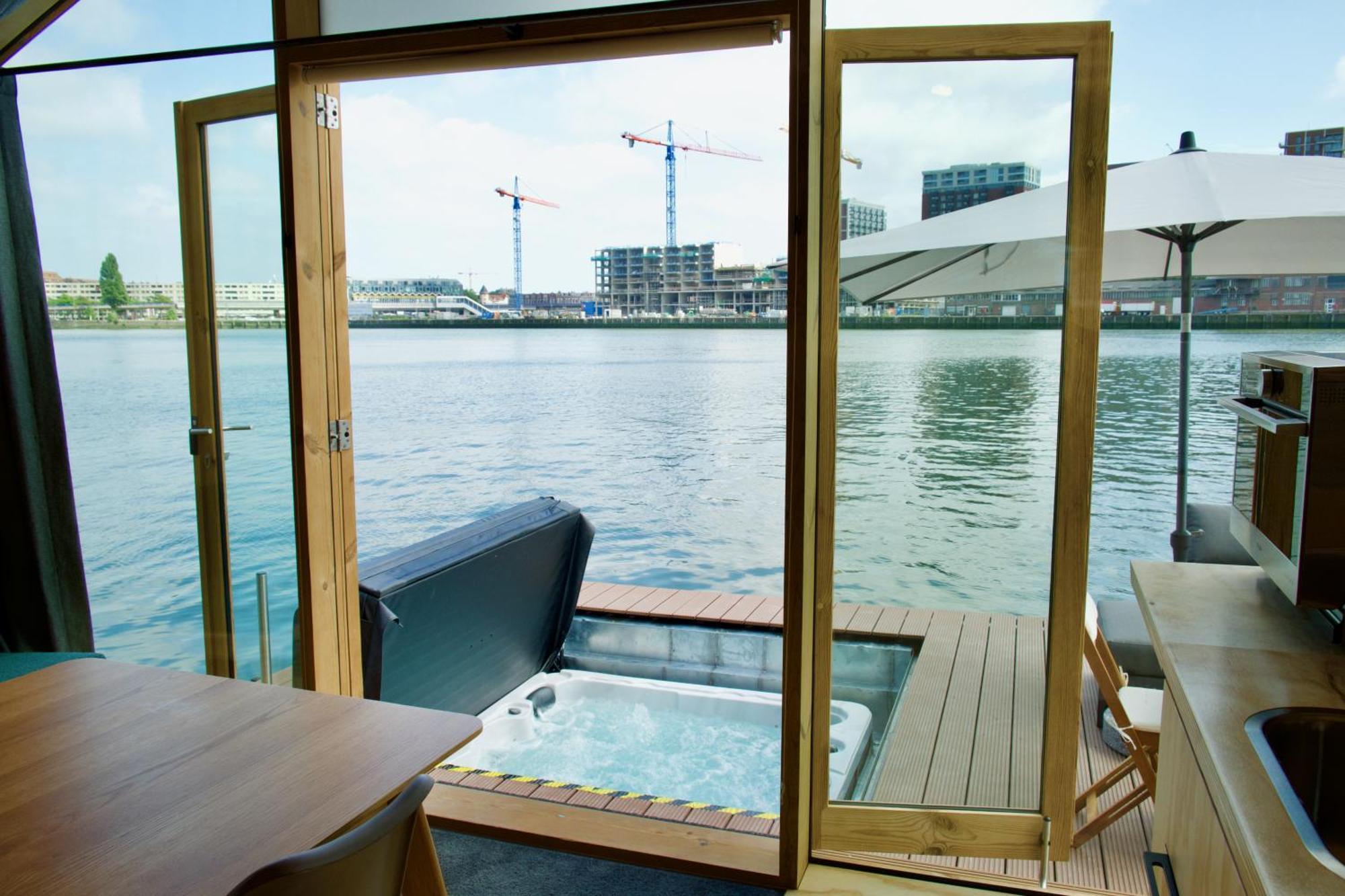 Holiday home Wikkelboats At Floating Rijnhaven Rotterdam