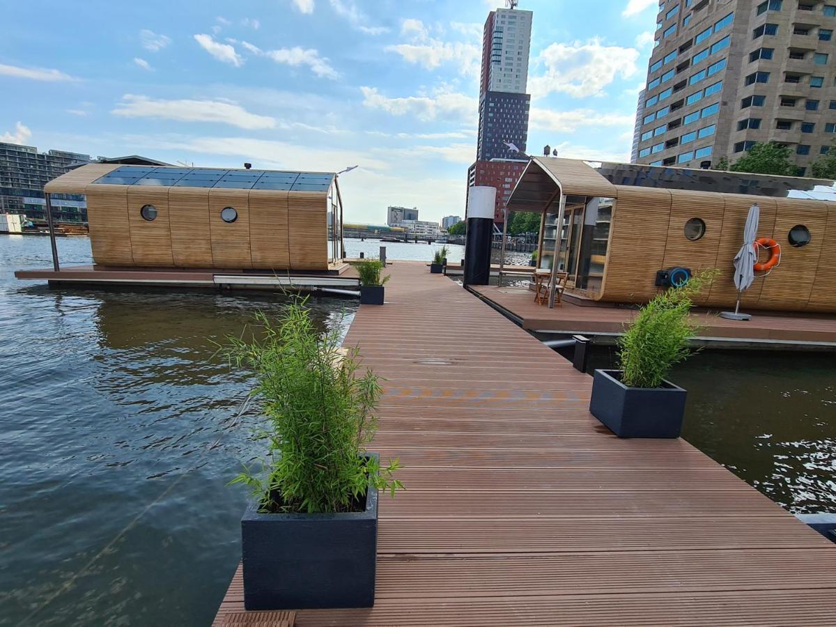 Wikkelboats At Floating Rijnhaven Roterdão